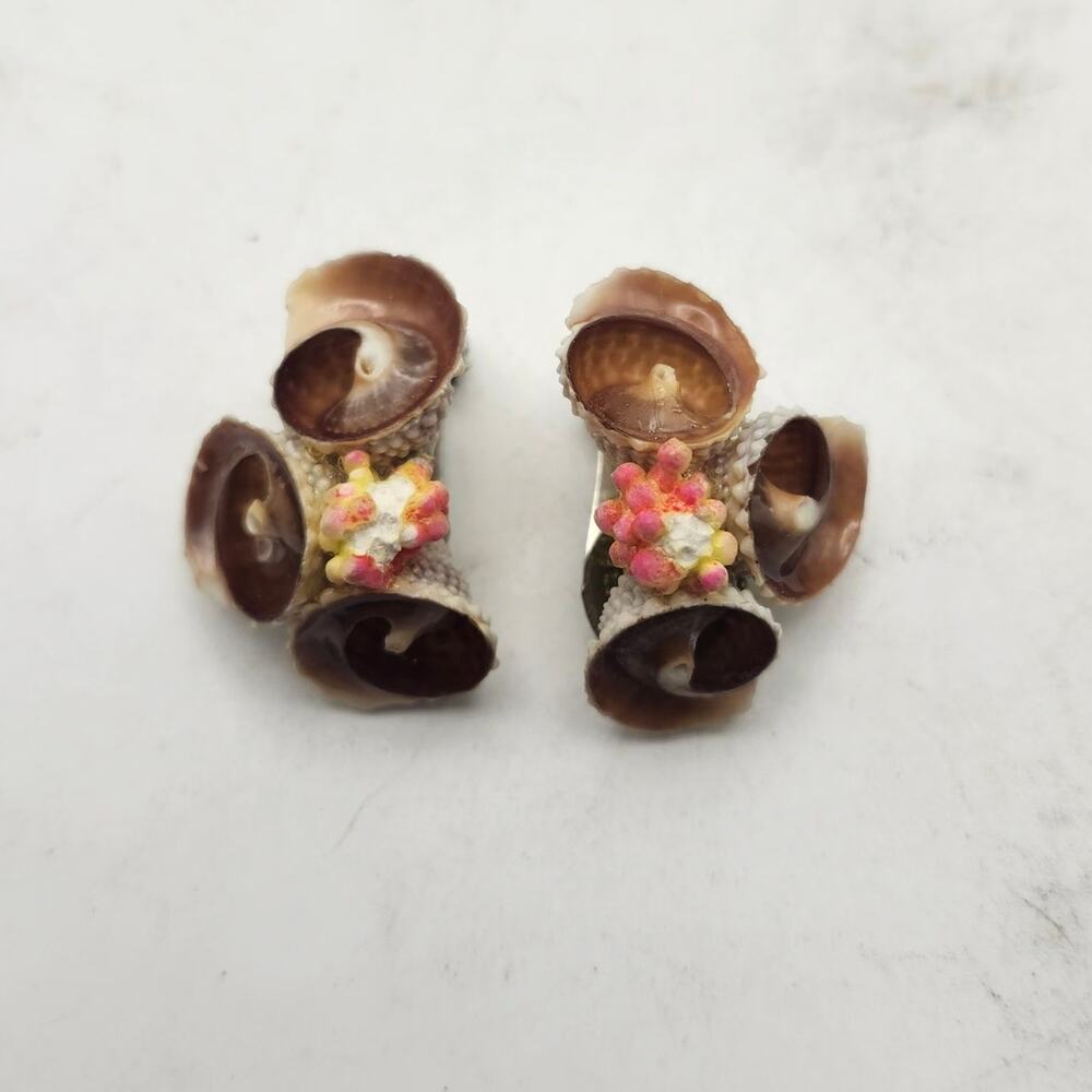 Vintage Seashell Clip Earrings Faux Coral Style Beach Nautical Souvenir Pair
